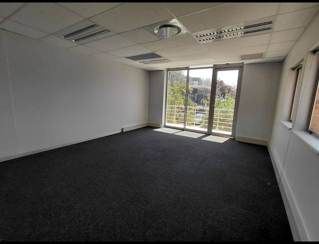 659M² OFFICE TO LET IN BRYANSTON